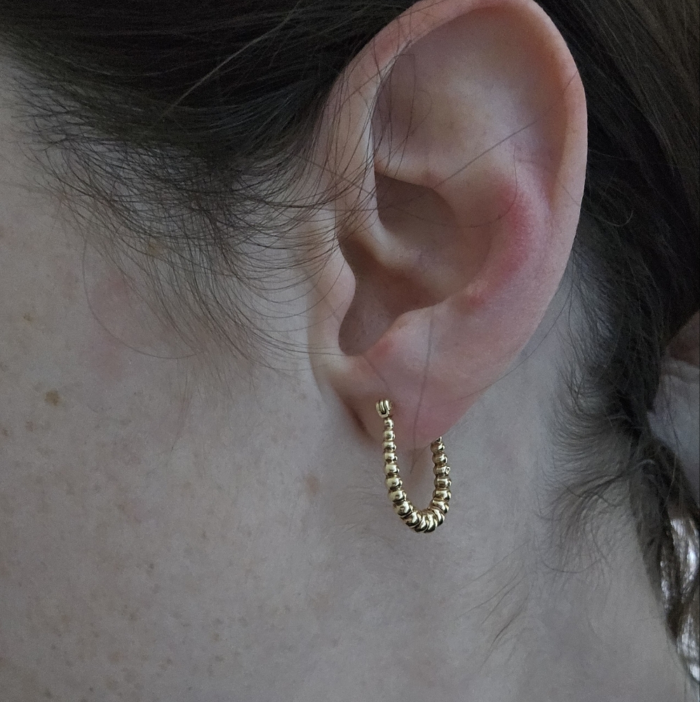 Gold horseshoe hoops - Picture 3 of 3